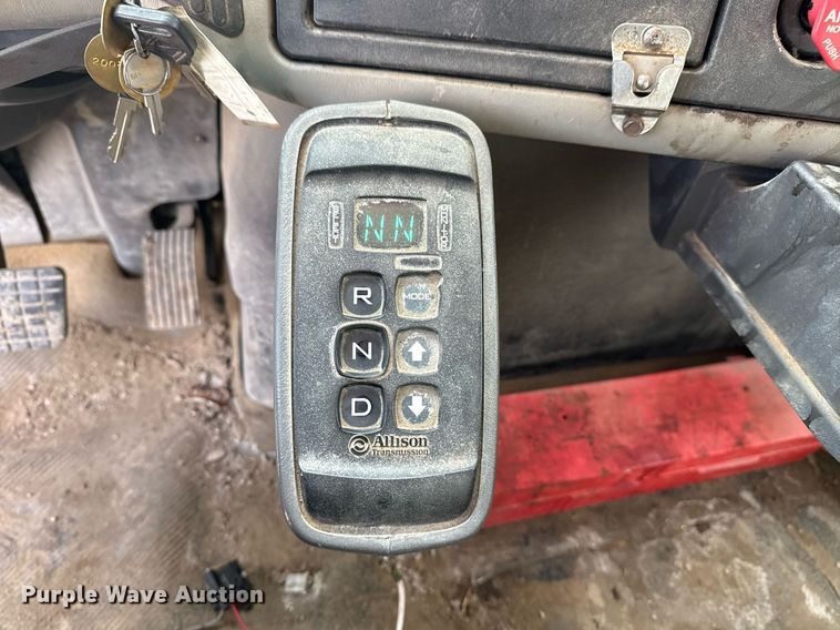 image for item DS3799 2008 International 7400 dump truck