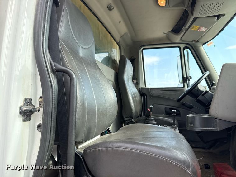 image for item DS3799 2008 International 7400 dump truck