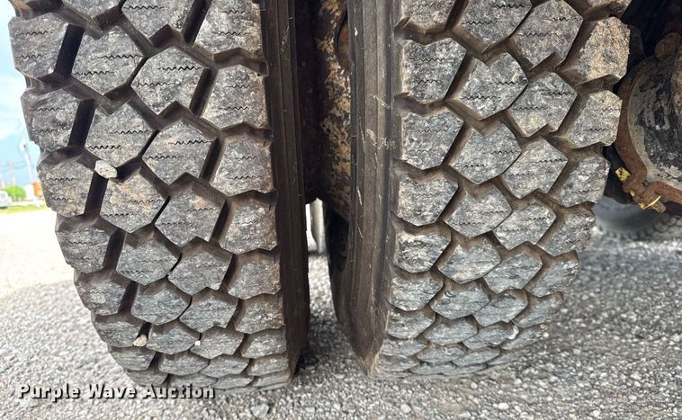 image for item DS3799 2008 International 7400 dump truck