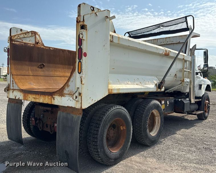 image for item DS3800 2008 International 7400 dump truck