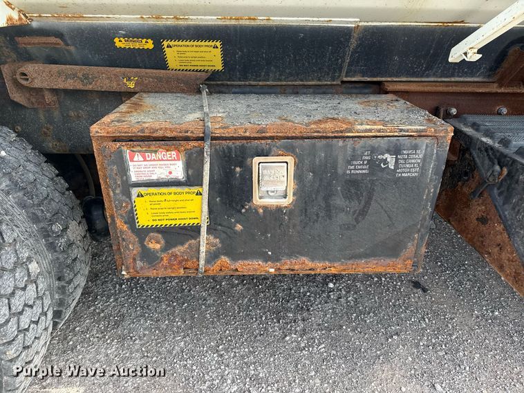 image for item DS3800 2008 International 7400 dump truck