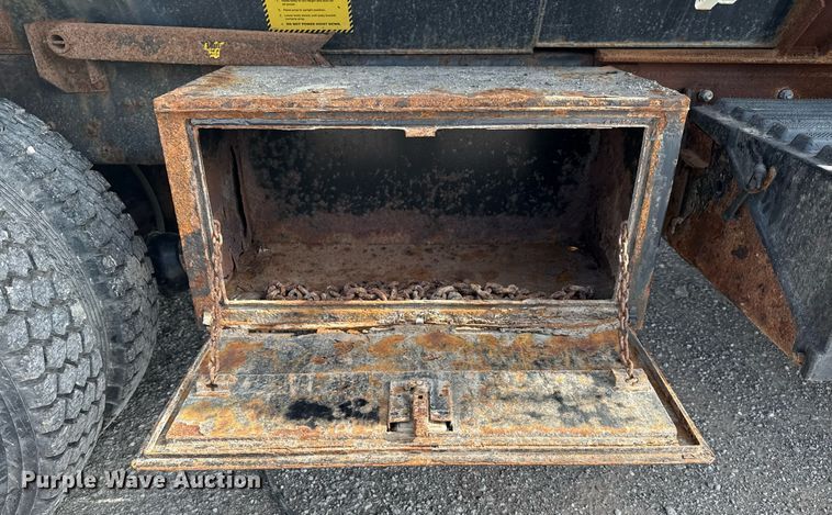 image for item DS3800 2008 International 7400 dump truck