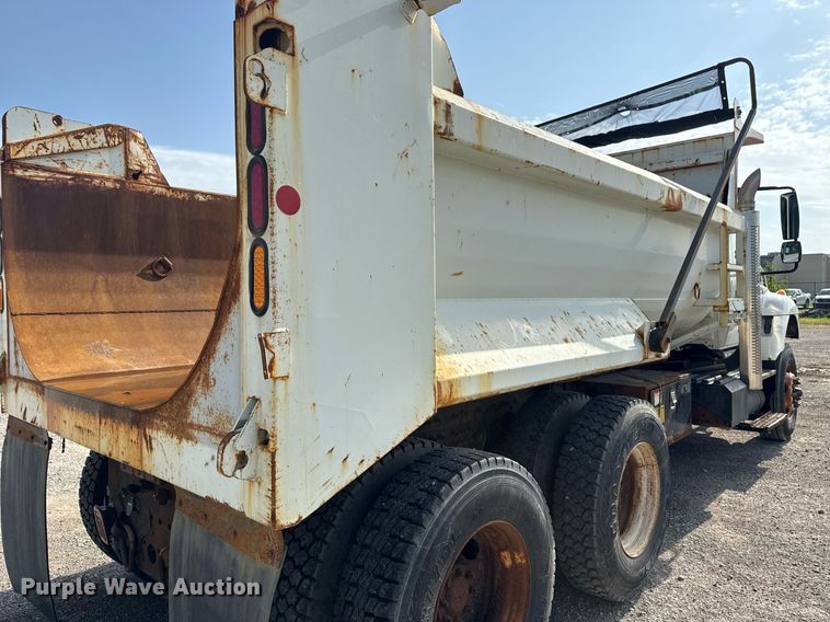 image for item DS3800 2008 International 7400 dump truck