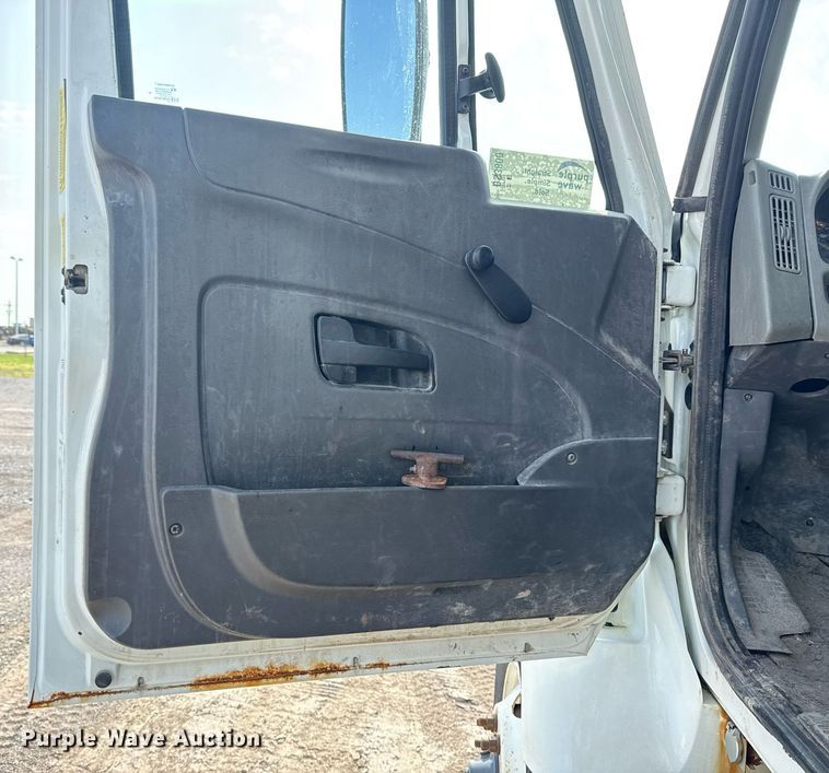 image for item DS3800 2008 International 7400 dump truck