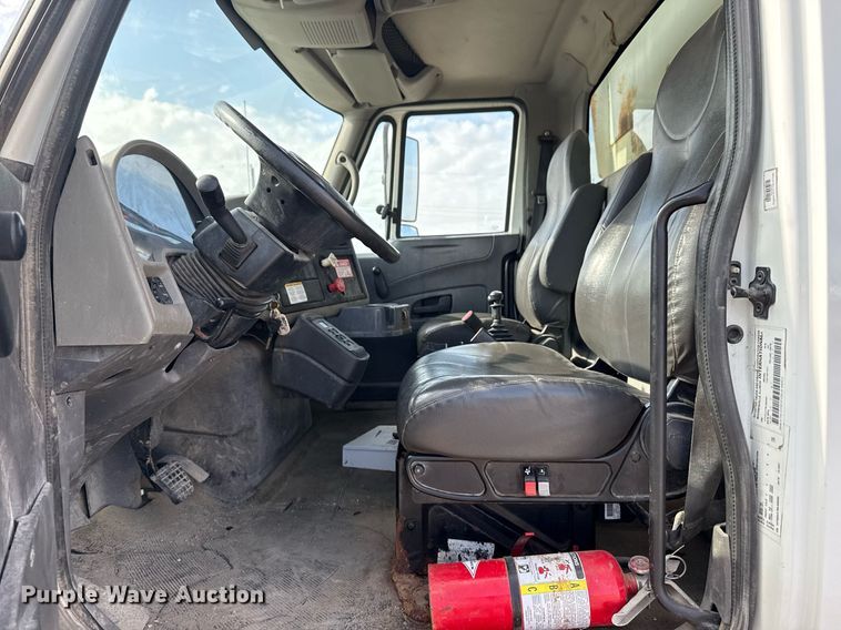 image for item DS3800 2008 International 7400 dump truck