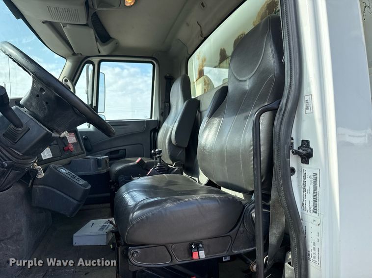 image for item DS3800 2008 International 7400 dump truck