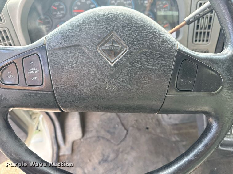 image for item DS3800 2008 International 7400 dump truck