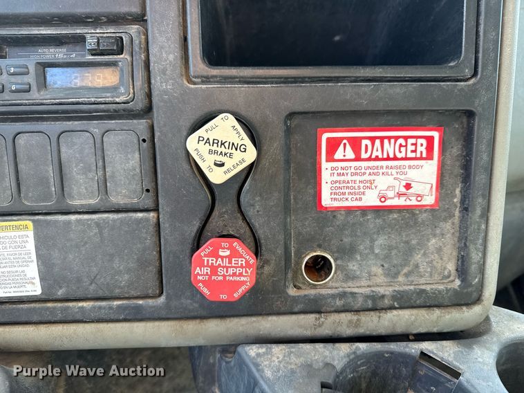 image for item DS3800 2008 International 7400 dump truck