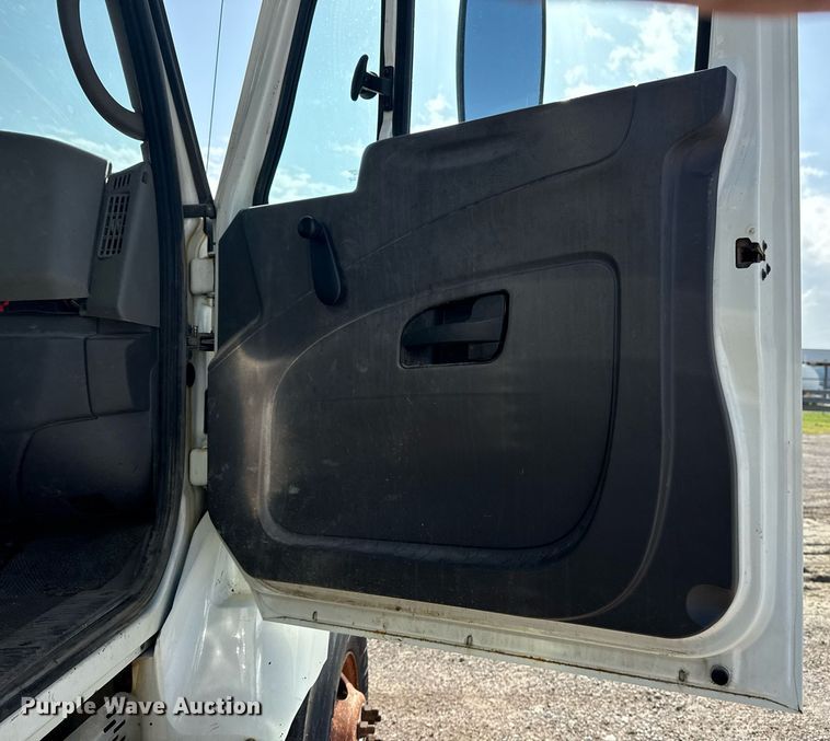 image for item DS3800 2008 International 7400 dump truck