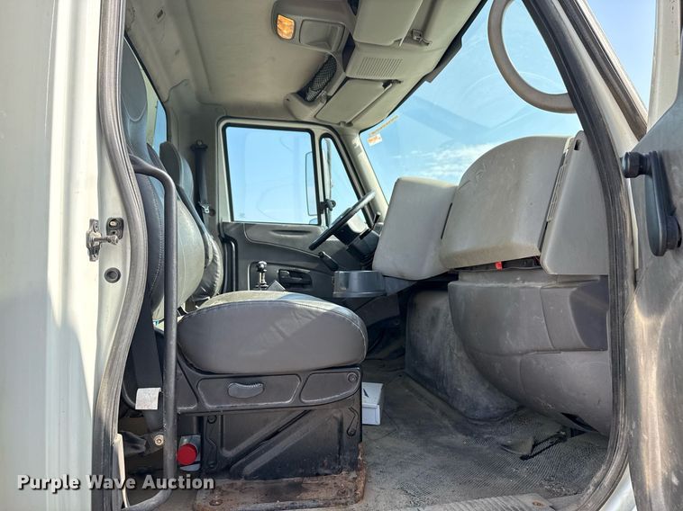 image for item DS3800 2008 International 7400 dump truck