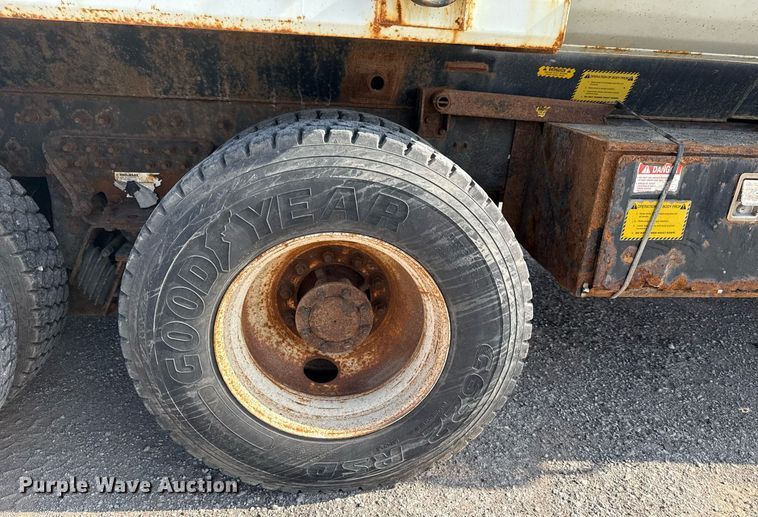 image for item DS3800 2008 International 7400 dump truck