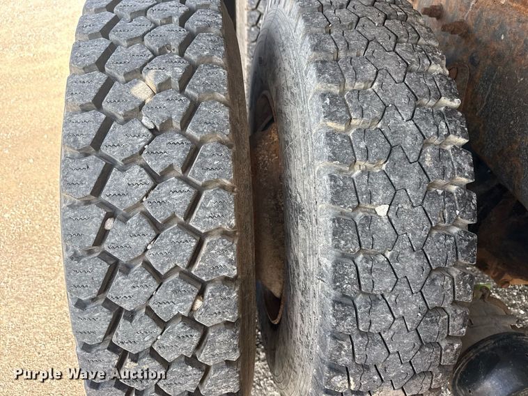 image for item DS3800 2008 International 7400 dump truck