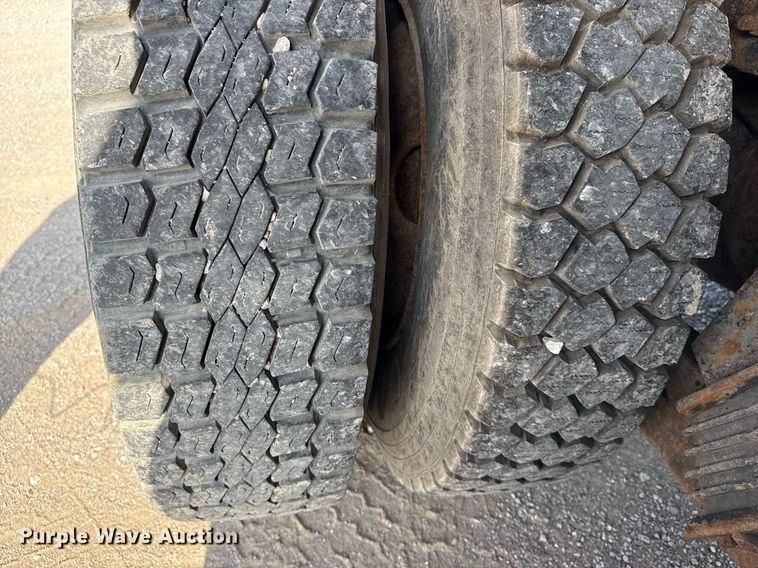 image for item DS3800 2008 International 7400 dump truck