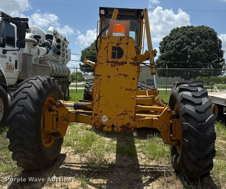 image for item DS3802 Dresser motor grader