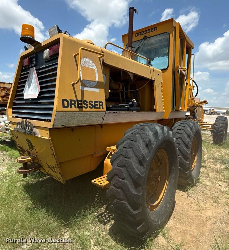 image for item DS3802 Dresser motor grader