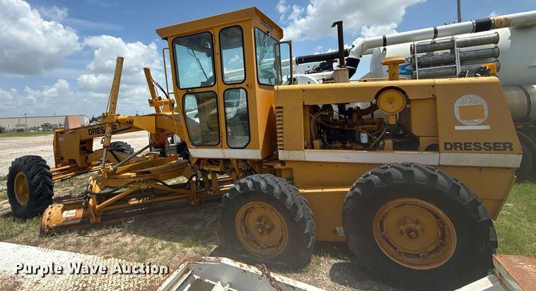 image for item DS3802 Dresser motor grader