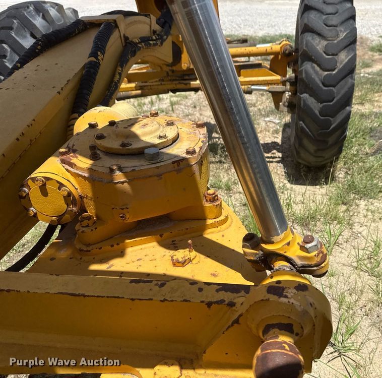 image for item DS3802 Dresser motor grader