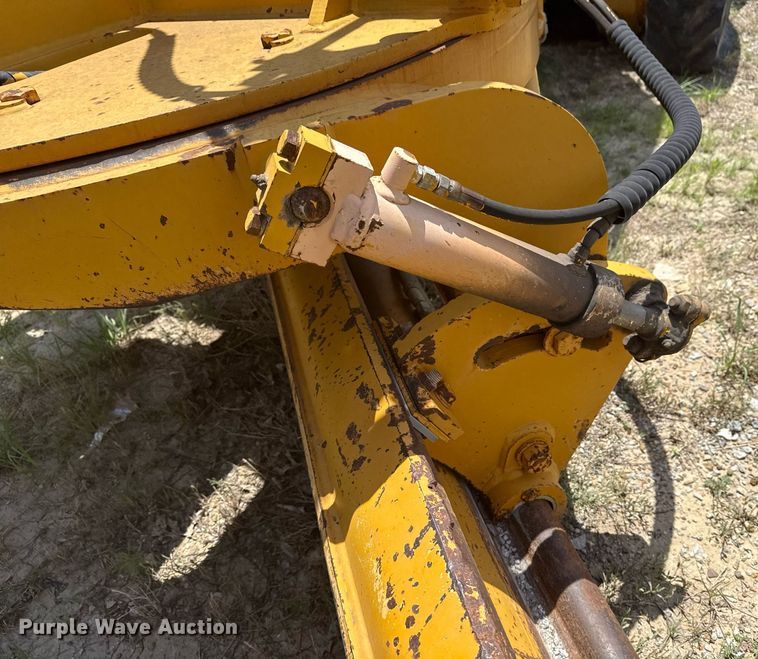 image for item DS3802 Dresser motor grader