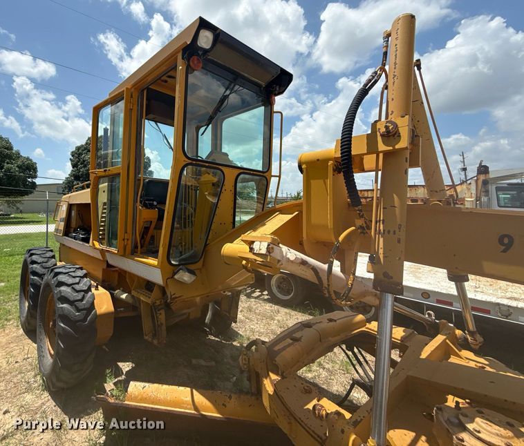 image for item DS3802 Dresser motor grader