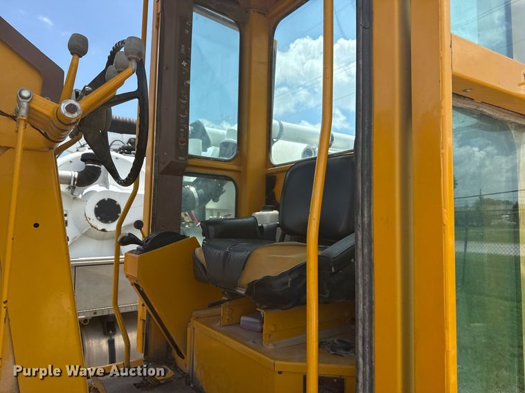 image for item DS3802 Dresser motor grader