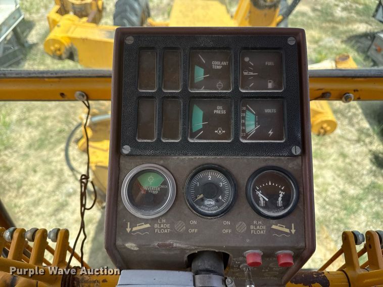 image for item DS3802 Dresser motor grader