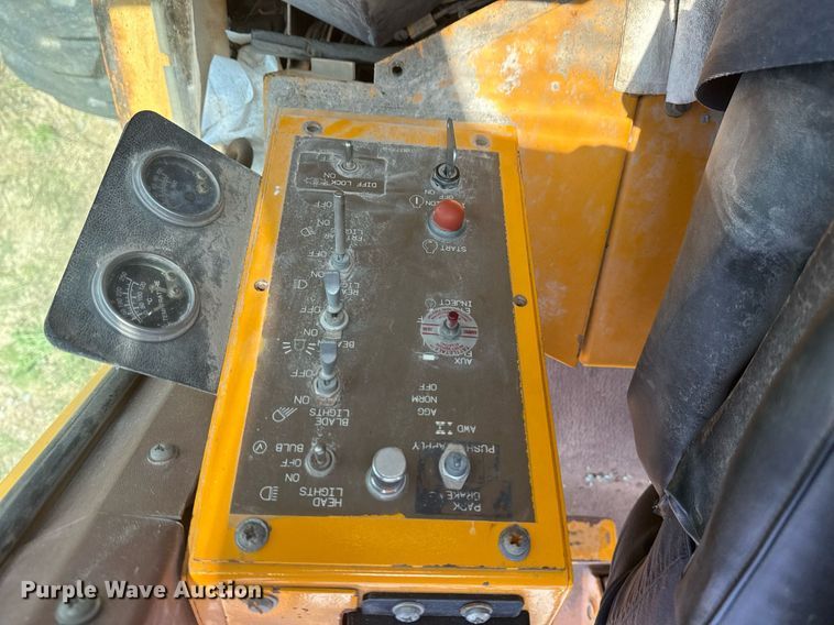 image for item DS3802 Dresser motor grader