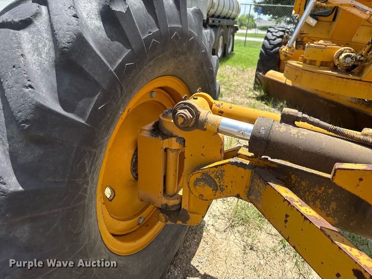 image for item DS3802 Dresser motor grader