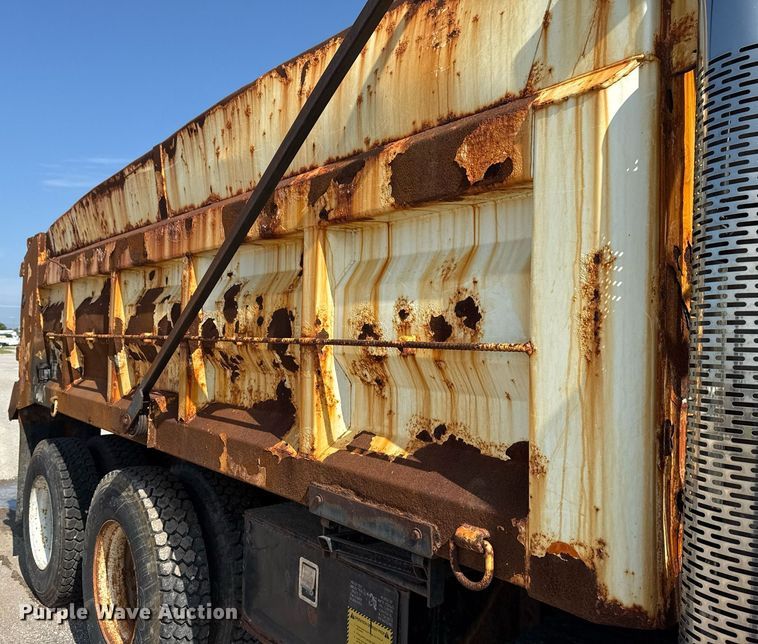 image for item DS3803 2008 International 7400 dump truck