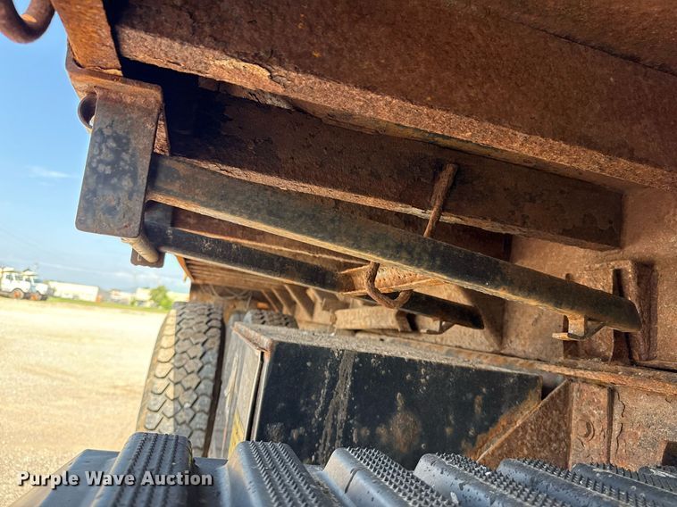 image for item DS3803 2008 International 7400 dump truck