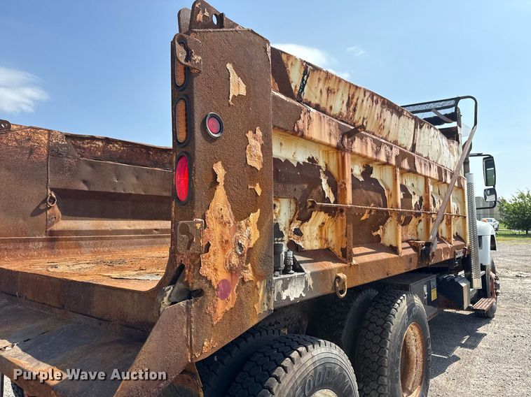 image for item DS3803 2008 International 7400 dump truck