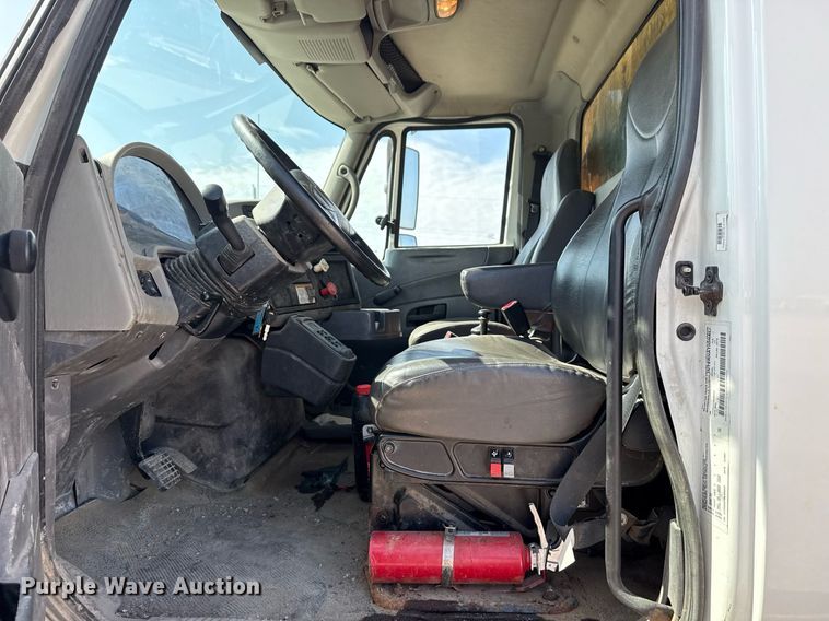 image for item DS3803 2008 International 7400 dump truck