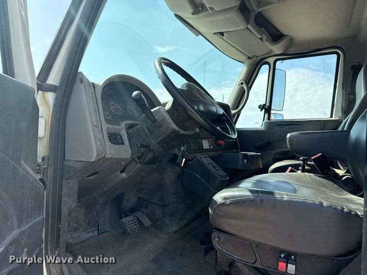 image for item DS3803 2008 International 7400 dump truck