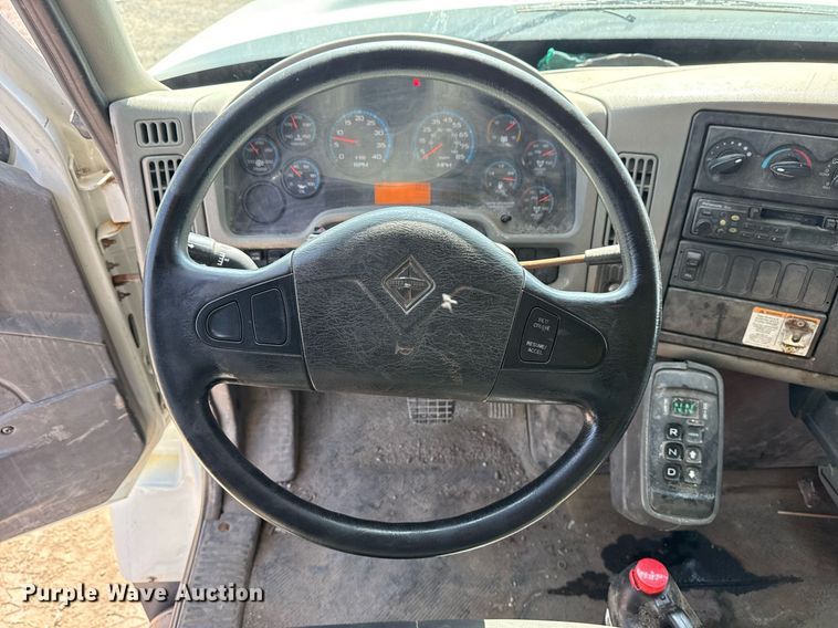 image for item DS3803 2008 International 7400 dump truck