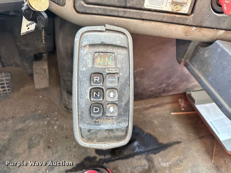 image for item DS3803 2008 International 7400 dump truck