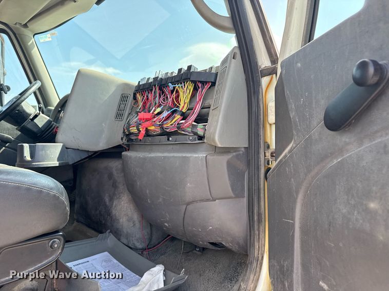 image for item DS3803 2008 International 7400 dump truck