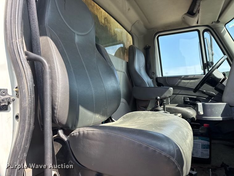 image for item DS3803 2008 International 7400 dump truck