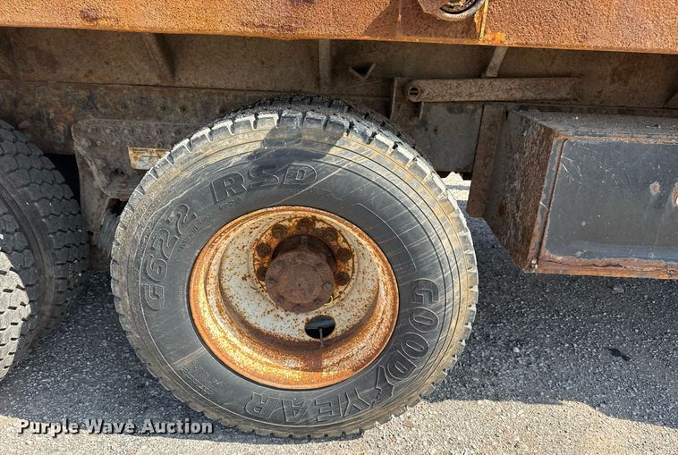 image for item DS3803 2008 International 7400 dump truck