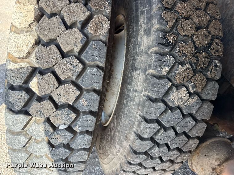 image for item DS3803 2008 International 7400 dump truck