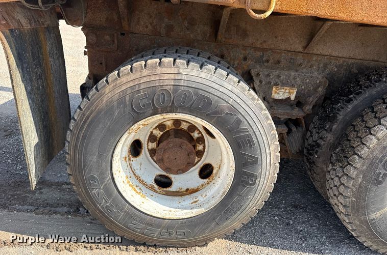 image for item DS3803 2008 International 7400 dump truck