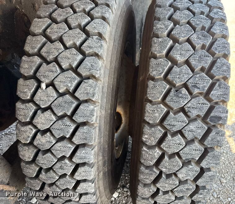 image for item DS3803 2008 International 7400 dump truck