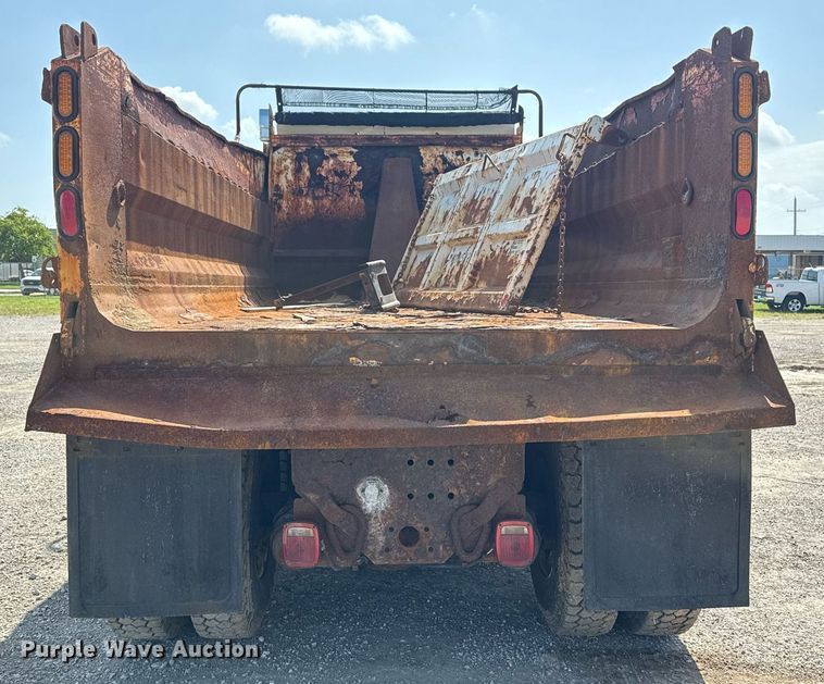 image for item DS3804 2008 International 7400 dump truck