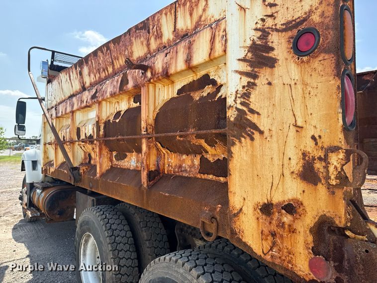 image for item DS3804 2008 International 7400 dump truck