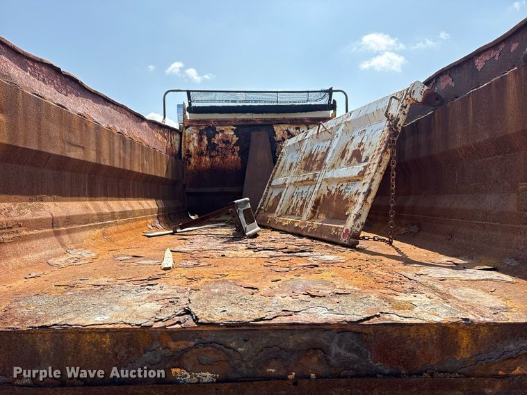 image for item DS3804 2008 International 7400 dump truck