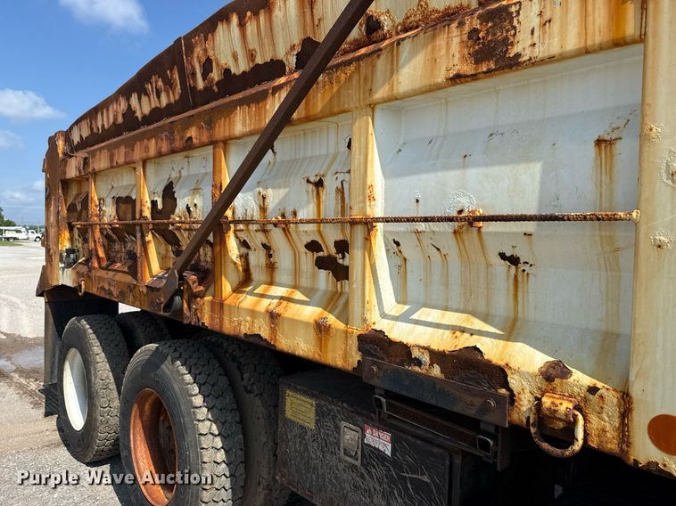 image for item DS3804 2008 International 7400 dump truck