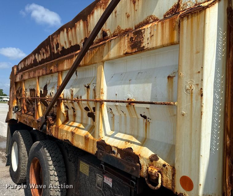 image for item DS3804 2008 International 7400 dump truck