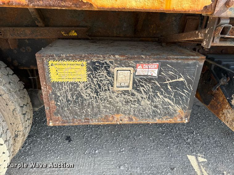 image for item DS3804 2008 International 7400 dump truck