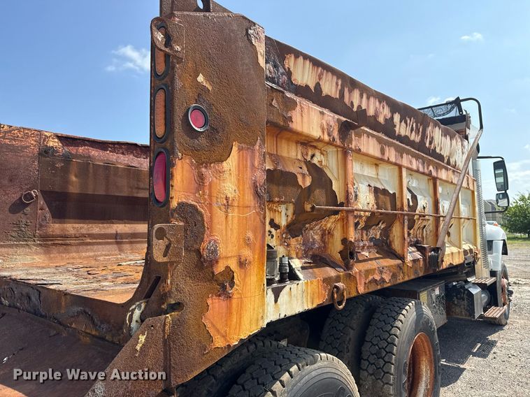 image for item DS3804 2008 International 7400 dump truck