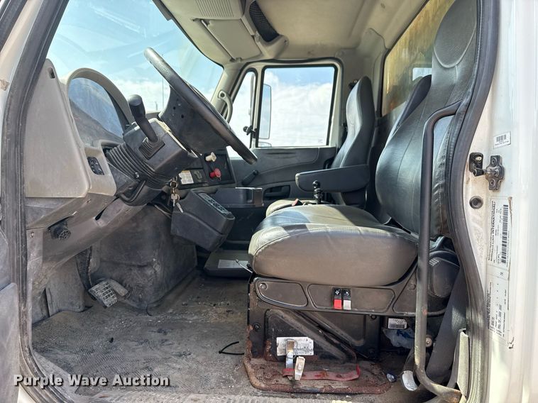 image for item DS3804 2008 International 7400 dump truck