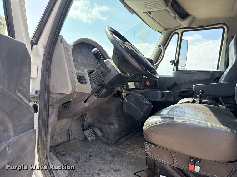 image for item DS3804 2008 International 7400 dump truck