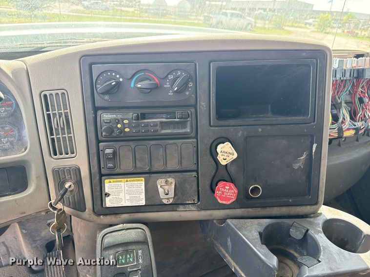 image for item DS3804 2008 International 7400 dump truck